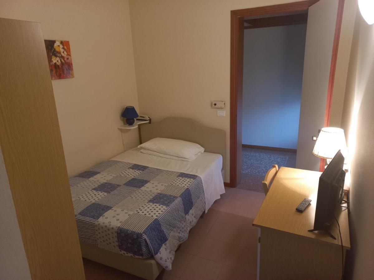 Park Hotel Castel San Pietro Terme Exterior photo